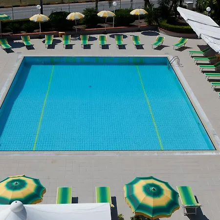 Atlante Hotel apartamentowy Leporano