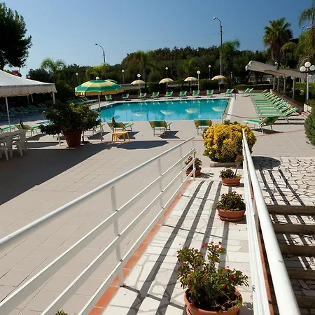 Atlante Hotel apartamentowy 4*
